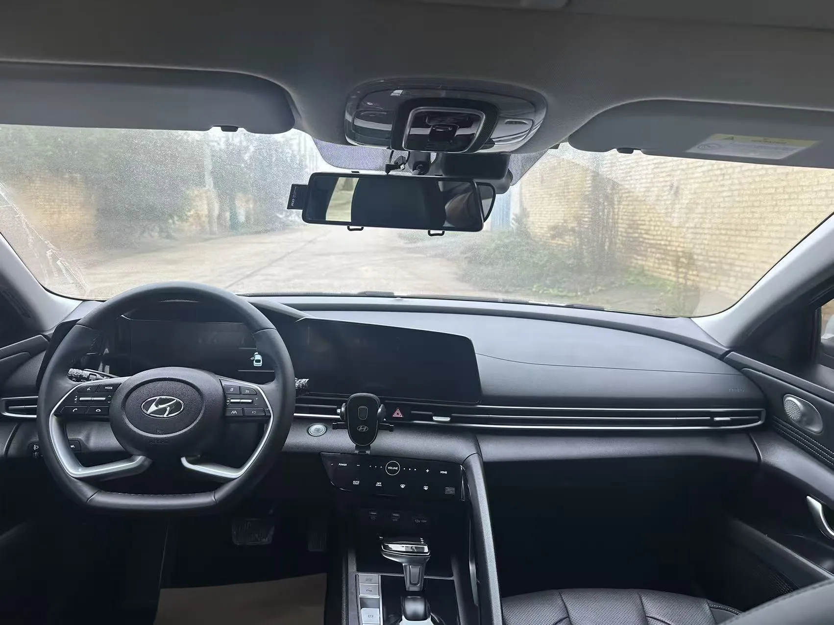 2022 Hyundai Elantra 1.5L CVT LUX Premium Edition