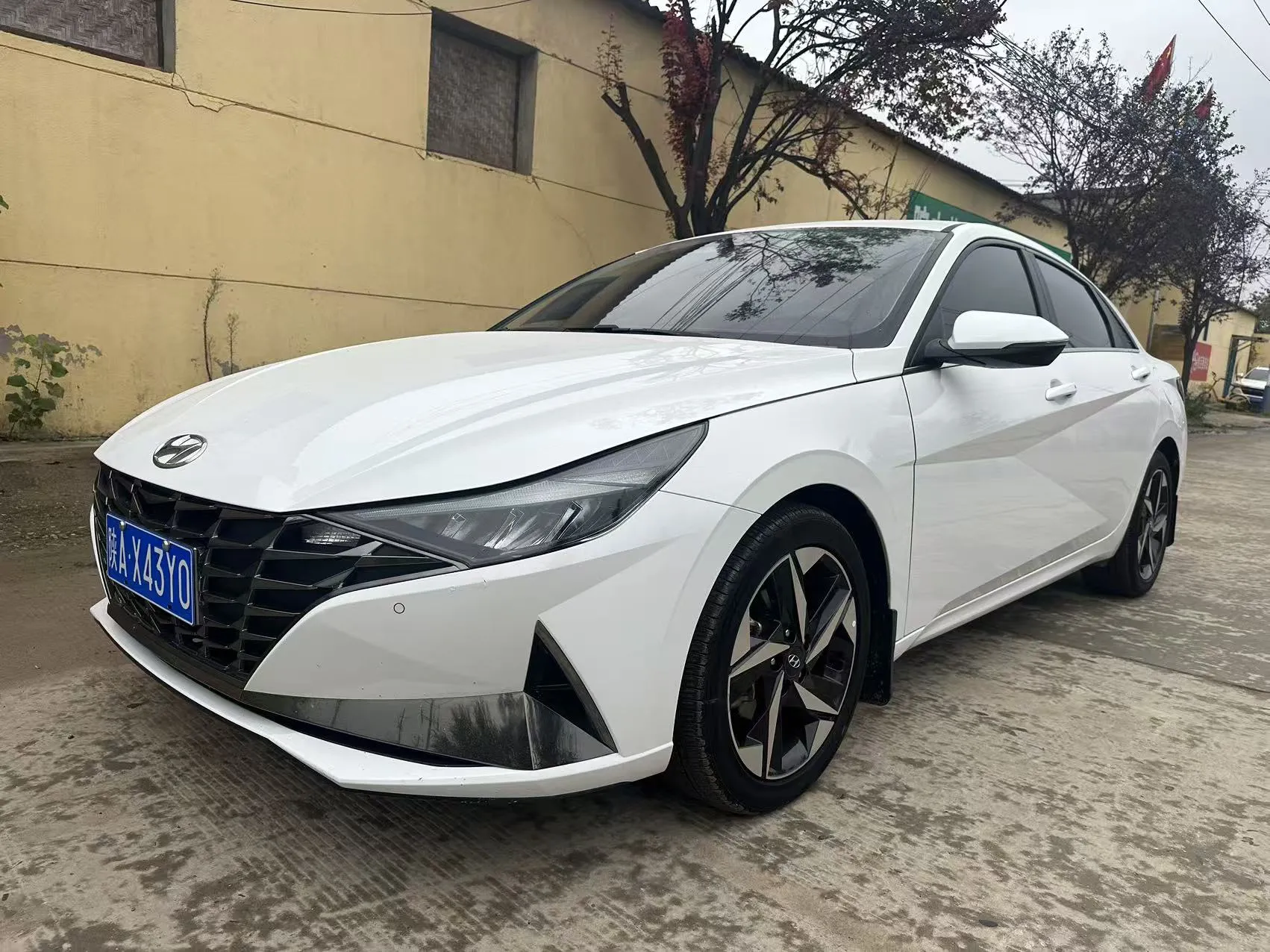 2022 Hyundai Elantra 1.5L CVT LUX Premium Edition