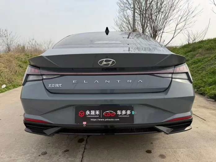 Hyundai Elantra 2022 1.5L CVT LUX Premium Edition