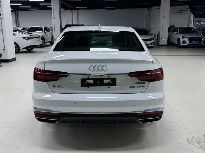Audi A4L 2022 35 TFSI Fashion Dynamic Edition