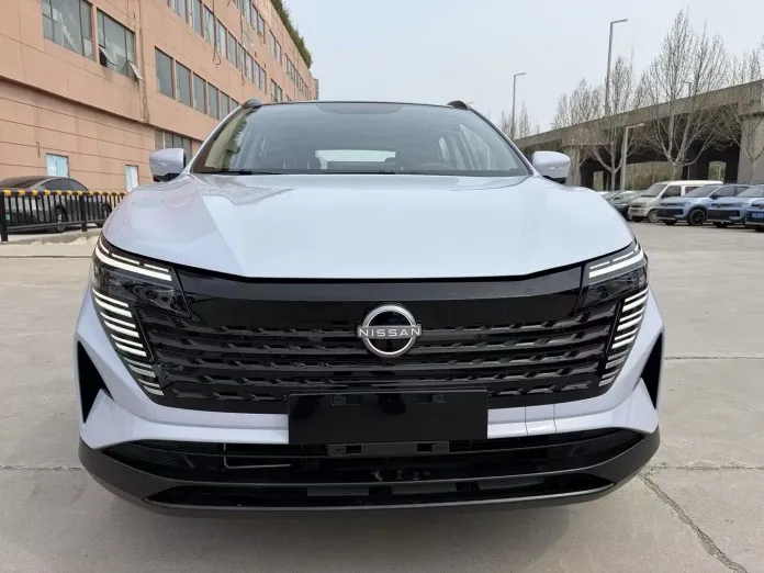 Nissan Qashqai 2025 Honor 2.0L CVT XV+ Leading