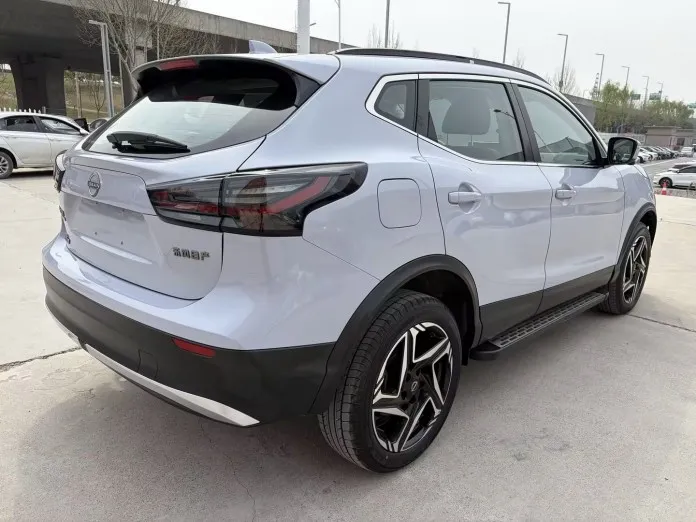 Nissan Qashqai 2025 Honor 2.0L CVT XV+ Leading