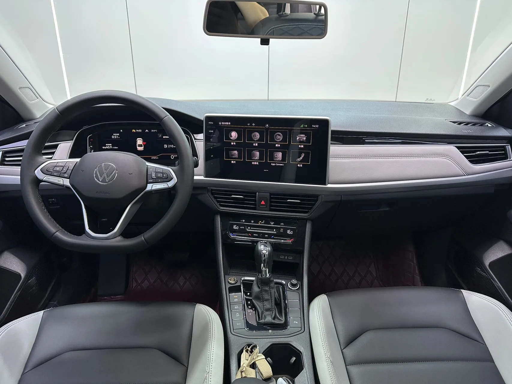 Volkswagen Bora 280TSI DSG Premium Edition 2023